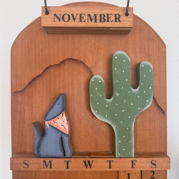 ⚡️SOLD⚡️Vintage Howling Coyote Saguaro Cactus Desert Wooden Perpetual Calendar - Picture 2 of 4